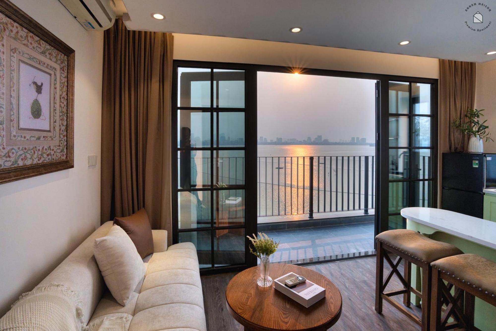 Annam Premium - Amazing Lakeview & Balcony - Westlake Apartment Hanoi